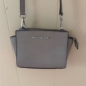 Michael Kors Elegant Gray Crossbody Bag